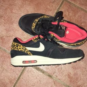 Women’s 7 Leopard/black/pink Nike Air Max 1